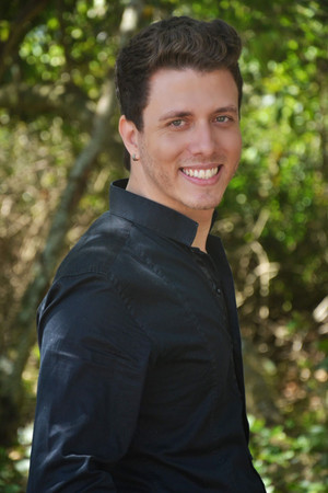 Photo of Daniel Gravelli from the Latest Netflix gallery