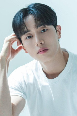 Photo of Heo Tae Youn from the Latest Netflix gallery