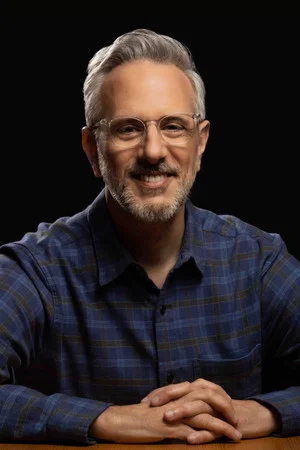 Photo of Jeffrey Schwarz from the Latest Netflix gallery