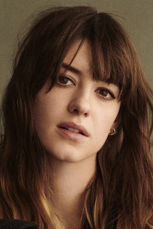 Daisy Edgar-Jones photo