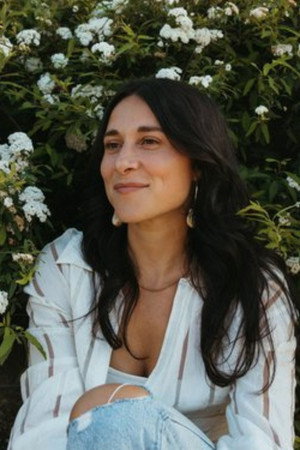 Photo of Brit Hensel from the Latest Netflix gallery