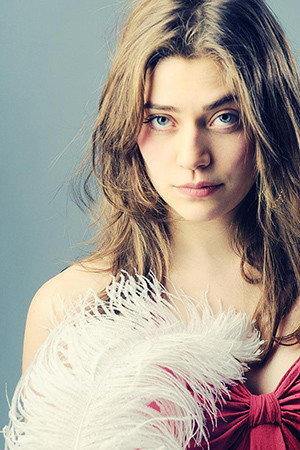 Öznur Serçeler photo