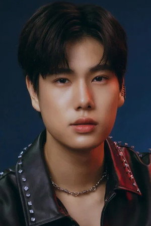 Phuwin Tangsakyuen photo