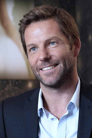 Jamie Bamber photo