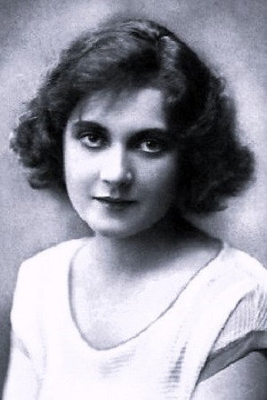 Photo of Charlotte Ander from the Latest Netflix gallery