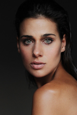 Photo of Iris Lezcano from the Latest Netflix gallery