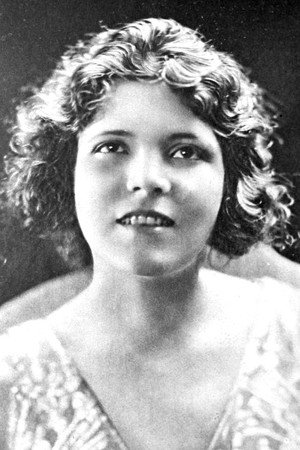 Photo of Zena Keefe from the Latest Netflix gallery