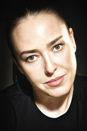 Photo of Yaprak Özdemiroğlu from the Latest Netflix gallery