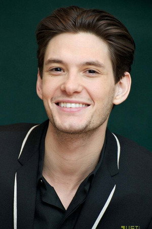 Skandar Keynes photo