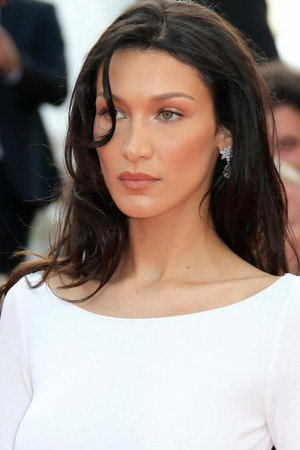 Bella Hadid photo