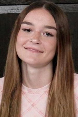 Photo of Della Cate from the Latest Netflix gallery