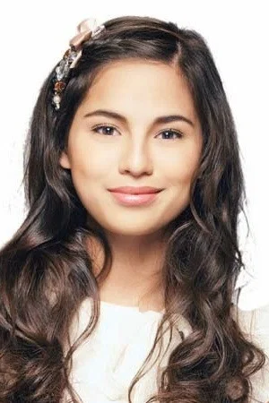 Photo of Jasmine Curtis-Smith from the Latest Netflix gallery