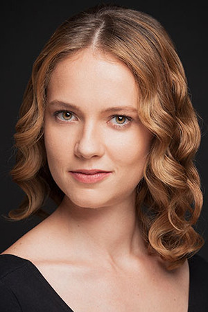 Ece Çeşmioğlu photo