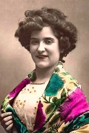 Photo of Amalia de Isaura from the Latest Netflix gallery