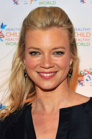 Amy Smart photo
