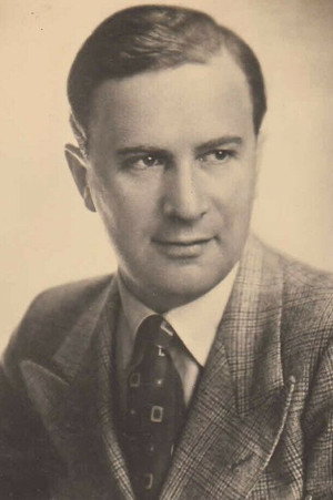 Photo of Oskar Karlweis from the Latest Netflix gallery