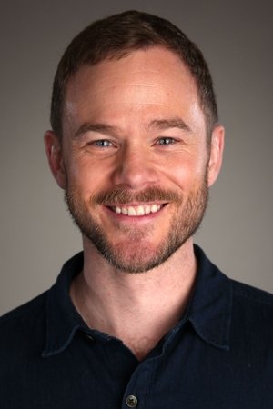 Aaron Ashmore photo