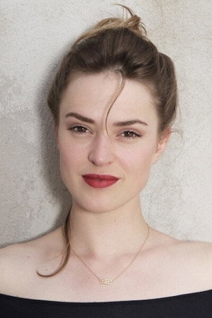 Photo of Lisa Bor from the Latest Netflix gallery