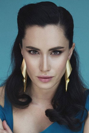 Hande Doğandemir photo