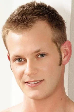 Photo of Aaron Blake from the Latest Netflix gallery