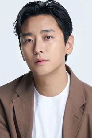 Ju Ji-hoon photo