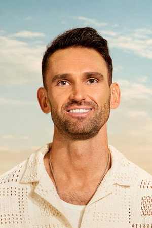Photo of Carl Radke from the Latest Netflix gallery