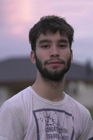 Photo of Santiago Leguizamón from the Latest Netflix gallery