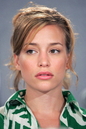 Piper Perabo photo
