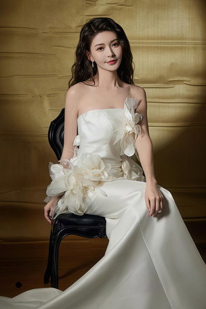 Photo of Zhou Weiwei from the Latest Netflix gallery