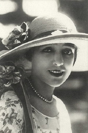 Photo of Carmen Boni from the Latest Netflix gallery