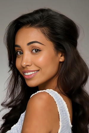 Photo of Maëva Karen Jolard from the Latest Netflix gallery