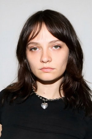 Photo of Clementine Creevy from the Latest Netflix gallery
