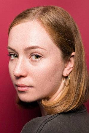 Photo of Hannah Einbinder from the Latest Netflix gallery