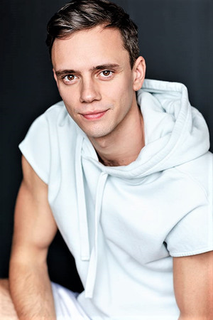 Photo of Damian Joseph Quinn from the Latest Netflix gallery