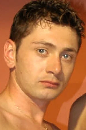 Photo of Eros Paiva from the Latest Netflix gallery