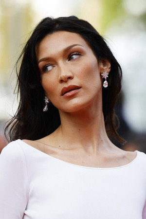 Bella Hadid photo