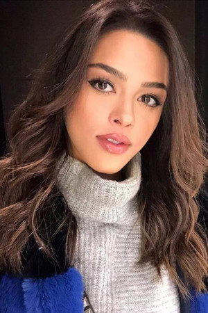 Aslıhan Karalar photo