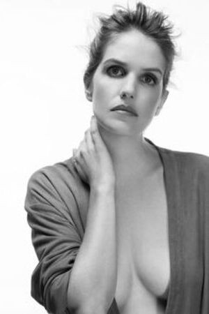 Laurence Arné photo