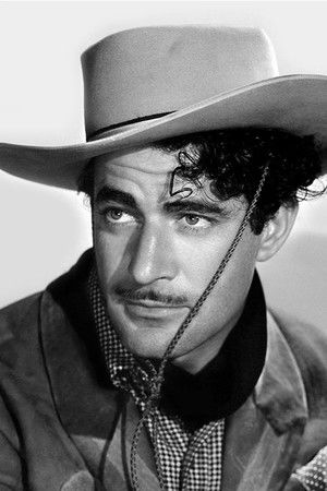 Gilbert Roland photo