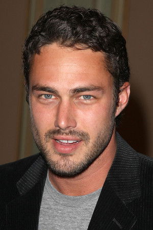 Taylor Kinney photo