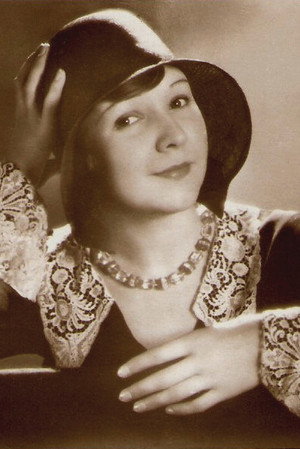 Photo of Dina Gralla from the Latest Netflix gallery