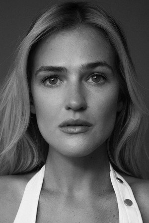 Photo of Lily Speiser from the Latest Netflix gallery