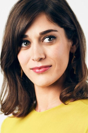 Lizzy Caplan photo