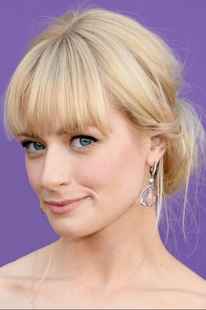 Beth Behrs photo