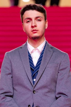 Photo of Yanis Prone from the Latest Netflix gallery
