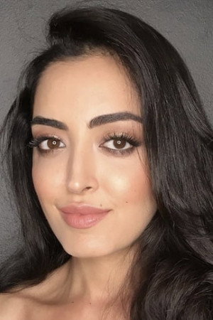 Photo of Nila Fırat from the Latest Netflix gallery