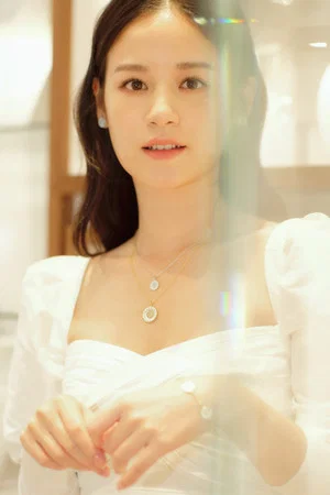 Photo of Sonia Yuan from the Latest Netflix gallery