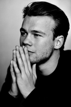 Photo of David Elsendoorn from the Latest Netflix gallery