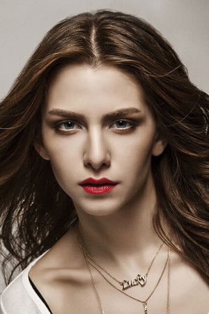 Ezgi Asaroğlu photo