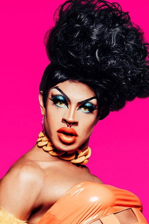 Yvie Oddly photo